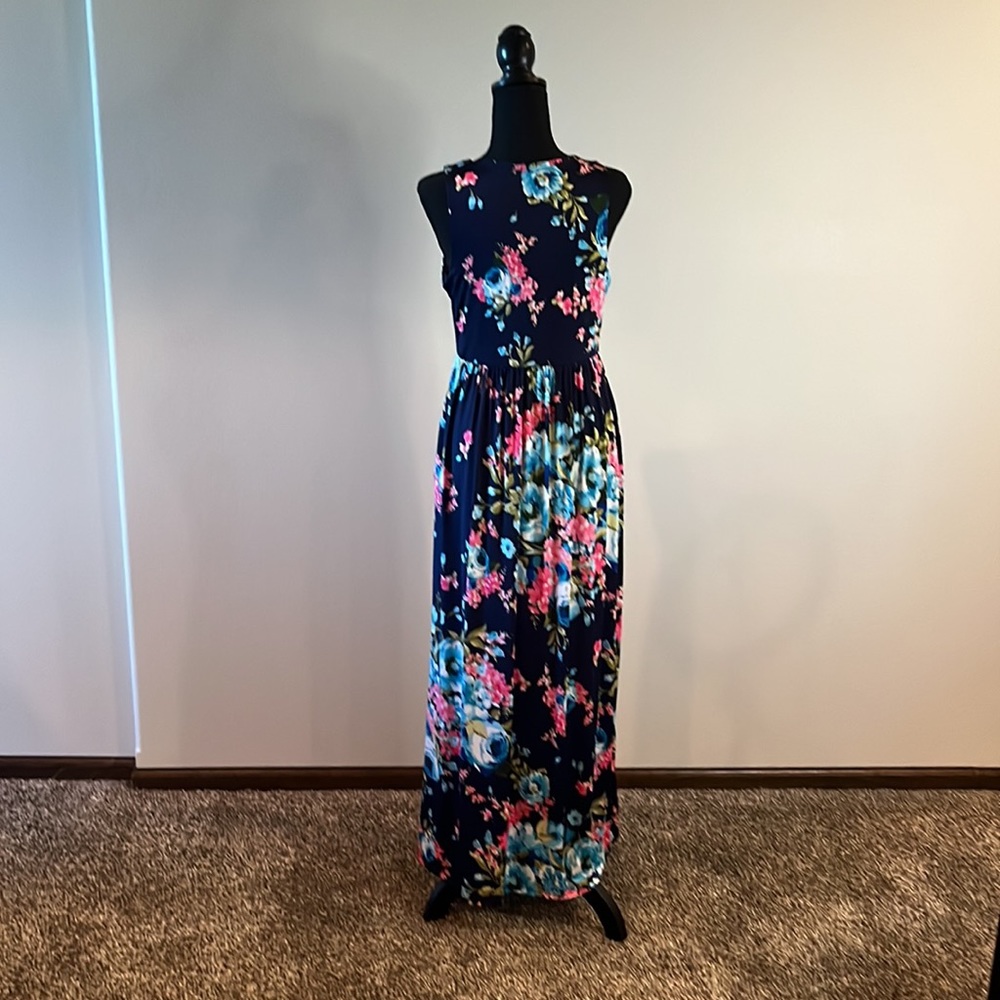 Maxi dress with pockets - Picture 4 of 5